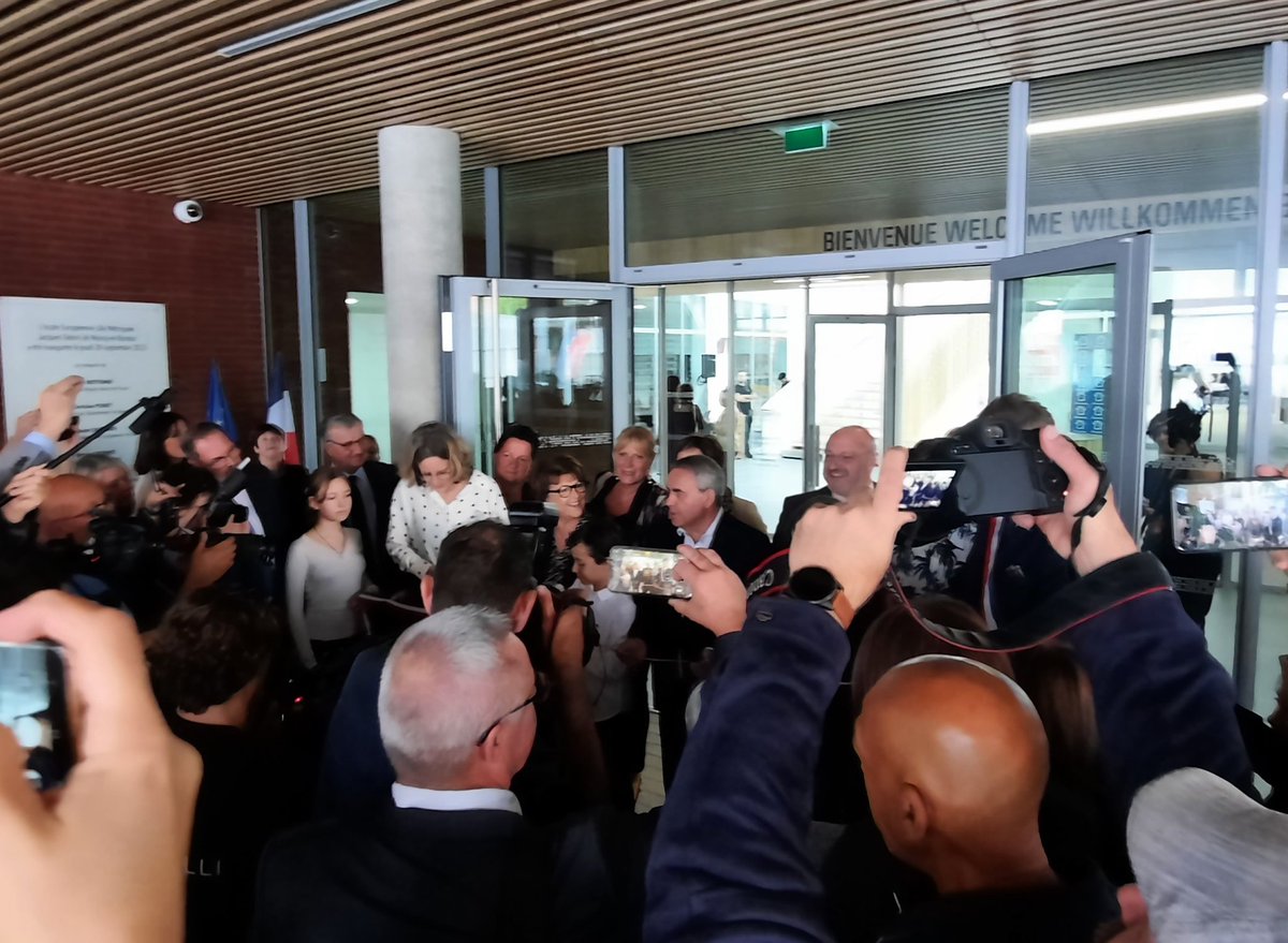 PSMarcq's tweet photo. 🇪🇺 Inauguration de l'école Européenne Jacques Delors de #marcqenbaroeul en présence de @MartineAubry.
Saluons là une belle réalisation et un projet intéressant. Restons vigilants sur son ouverture à tous 👍 https://t.co/ZWOpG5S8Uh