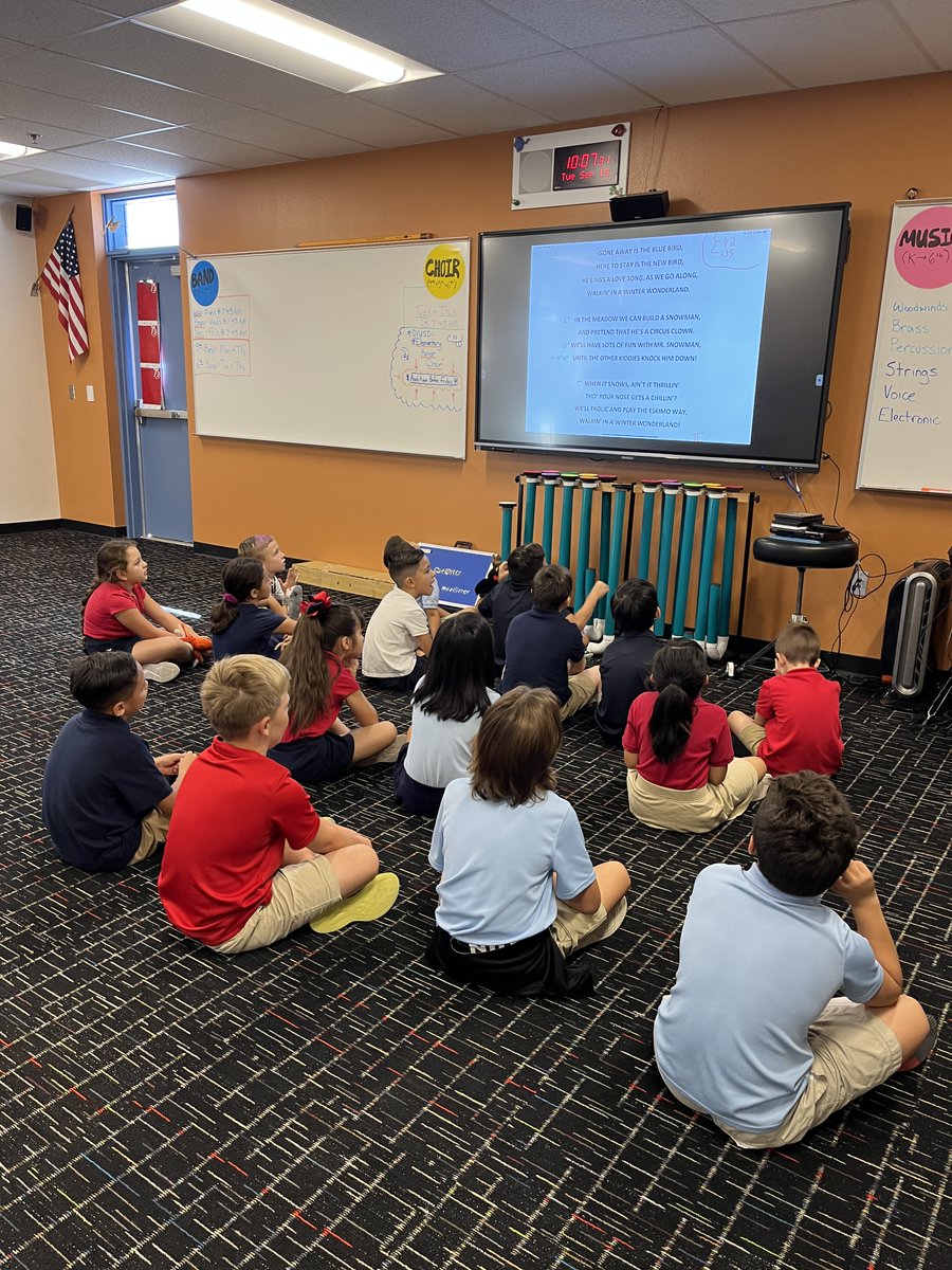 Trad_Bellair's tweet photo. Students at The Traditional Academy at Bellair are learning our curriculum in various forms, and that is what helps keep them engaged throughout the day. 🎼🎨📚🥰 @DVUSD https://t.co/ZoA7lICDhI