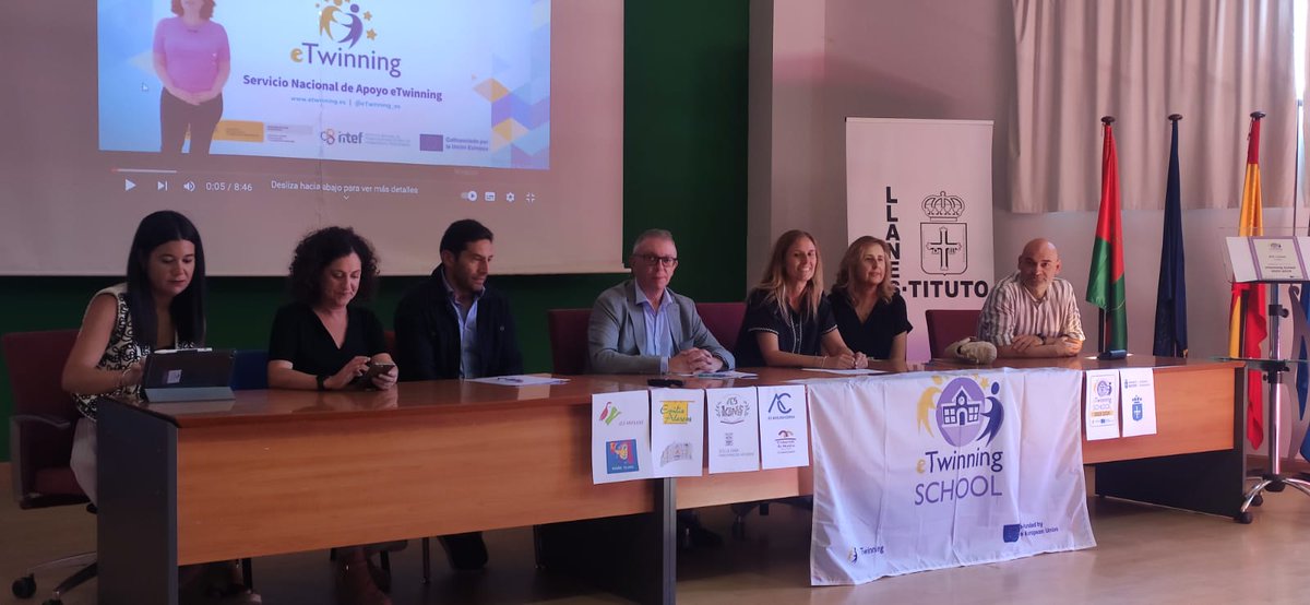 📌 El DG de Personal Docente, César González, ha participado en Llanes en la presentación de las 7 banderas distintivas 'Etwinning School Label 2023/2024, que han recibido el IES Avelina Cerra, Codema, IES Emilio Alarcos, @EriaIesIES, <a href="/IESLLANES/">IES LLANES</a>, <a href="/IESMataJove/">IES Mata Jove</a> e IES Padre Feijoo.