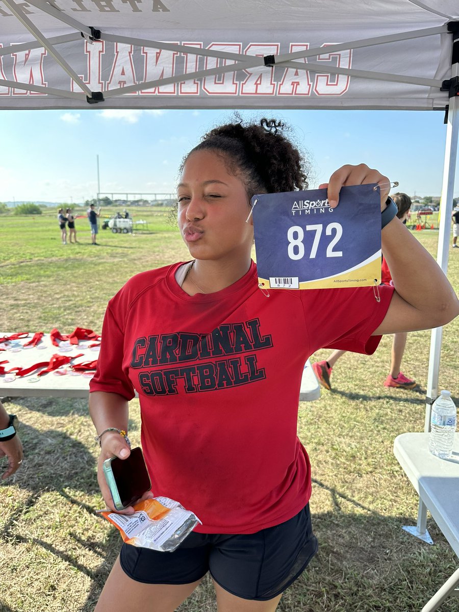 dv_softball's tweet photo. Proud coaches right here‼️👏🏽 

Junior @AmaniHoward7 competed this morning in the Del Valle Invitational meet‼️🙌🏽🏃🏽‍♀️

@dvisd_athletics @delvallexc 
#NeverSatisfied https://t.co/nQ5jMj1WsA