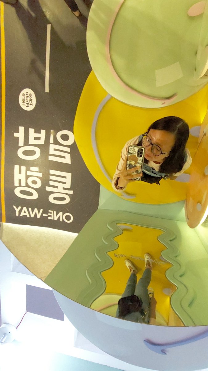 iniarunynner's tweet photo. Join the flip side from BEC Bandung @samsungID #JoinTheFlipSide #GalaxyZFlip5 #JoinTheFlipLaunch #JoinTheFlipSelfie https://t.co/4U3xLPMVIe
