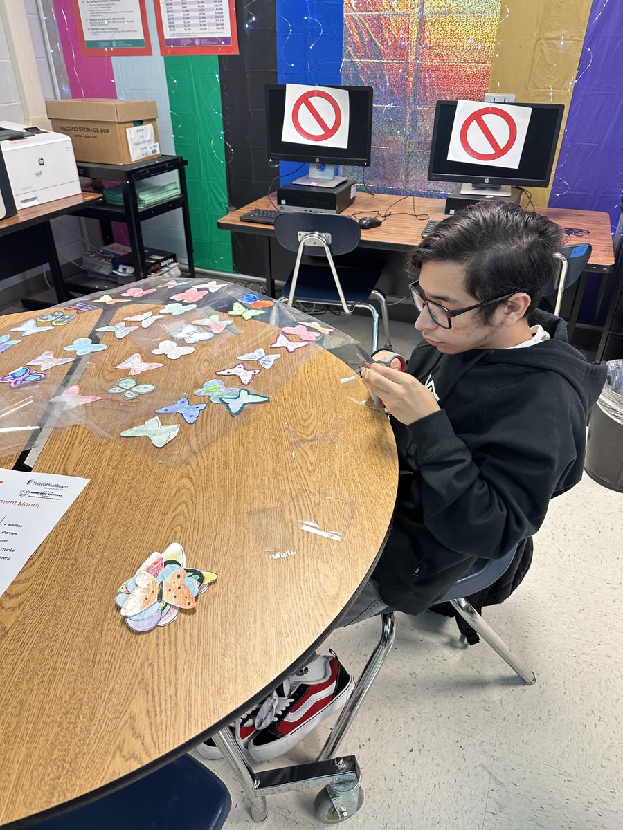PantherH107's tweet photo. Students working on an order to laminate and cut out butterflies for Ms. Clegg. #OCPanthers #VIP #OCCBVI #TeamNISD #OCBiology https://t.co/Yg35RPGtSS