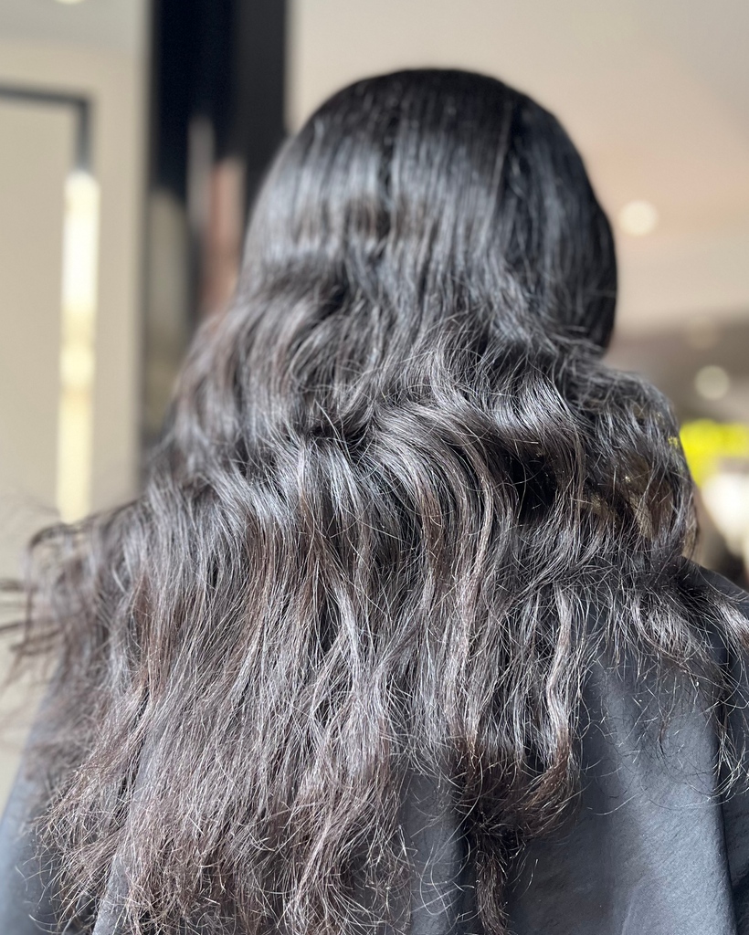dreamy blowdry 🖤 

.
.
.
.
.
.
.

#northamptonhairstylist 
#northamptonhairextensions
#carmenwalkerhair #hairextensions #northamptonhair #northamptonsmallbusiness #northampton