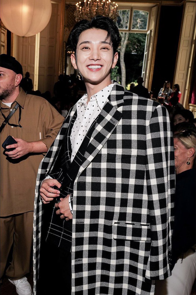 shua_enthusiast's tweet photo. OH GOD THIS IS ABSOLUTE SEROTONIN I CANT STOP SMILING BC OF JOSHUA’S SMILE

cr. bfa https://t.co/oHwu080fWI