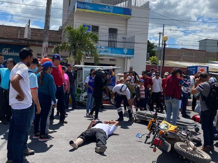 #SinapredSomosTodos| Desde la Punta de Plancha en Sébaco, Nicaragua ⛑️ se llevó a cabo el III EJERCICIO MULTIAMENAZAS para la protección de la vida, con un escenario de accidente de tránsito. 🚦🏍️🚗

#PatriaBenditayLibre 
#PLOMO19