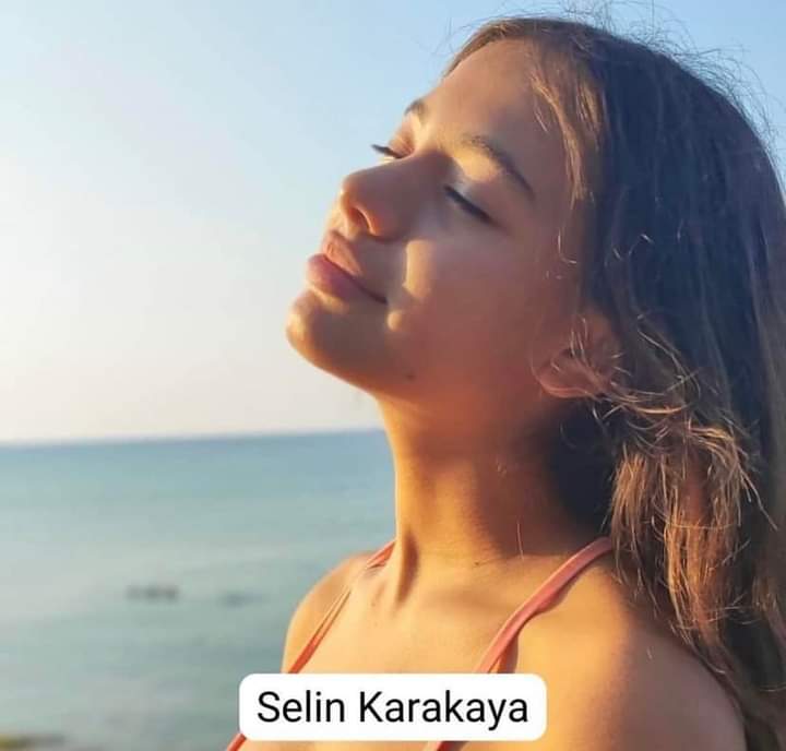 hulya_alpler's tweet photo. Güle oynaya gittiniz.
Ne siz geldiniz ne de #adalet.
Bekliyoruz.
Yılmıyoruz.
#Unutmuyoruz.
#Unutturmuyoruz.
#isiasortakdavamız https://t.co/GAS7Vxmo91