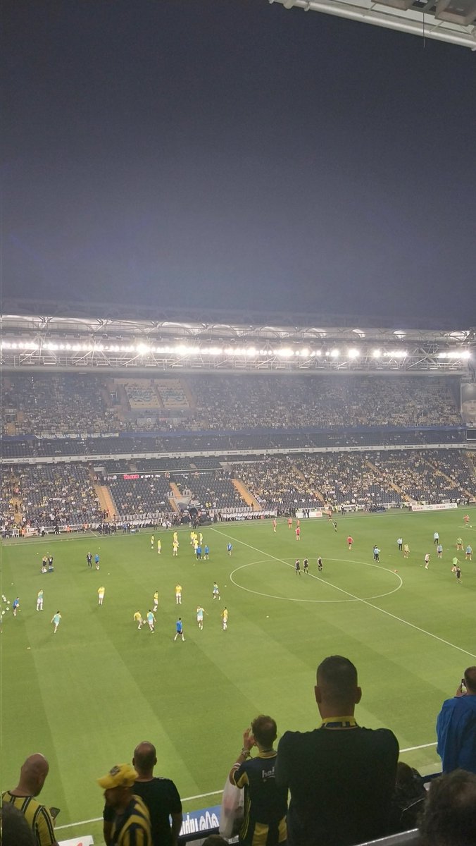 Geldik yine mekana