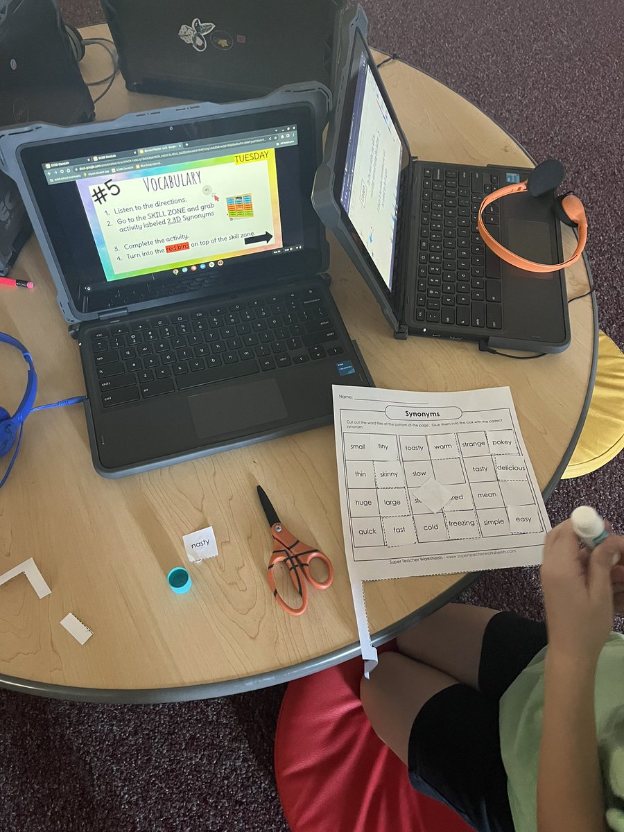 Playlists are in full swing in 2nd grade! 🤩 <a href="/PeaseMustangs/">Pease Elementary</a> <a href="/ECISDblendED/">Ector County ISD Blended Learning</a> <a href="/evelyninfnt/">Evelyn Frausto Infante</a> #impact