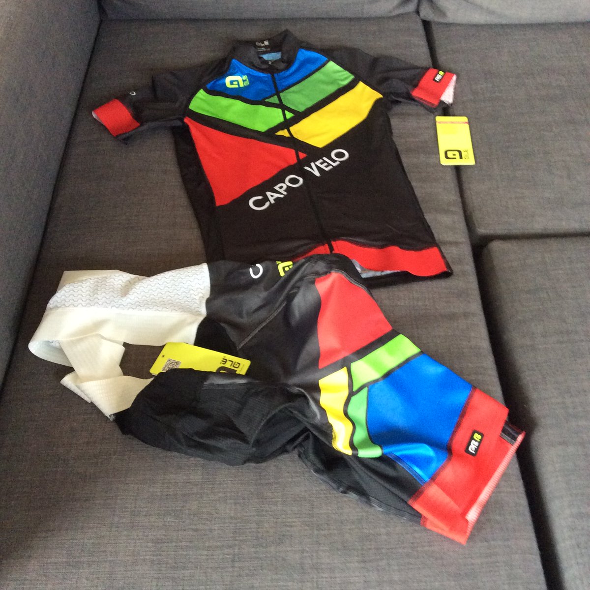 CapoVelo's tweet image. This was a fave of many, our 2017 kit from ALE. We still have a handul availbale #cyclingkit