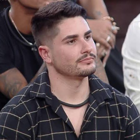 malibulox's tweet photo. Cariucha: “se o lucas voltar dessa roça hoje eu desço e toco o sino na hora, vou embora” 

VOTEM PRO LUCAS FICAR!!! #AFazenda15 #FicaLucas https://t.co/k46KAlBV2q
