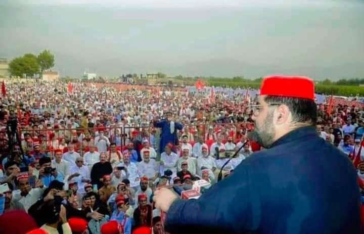 Tauqeer67799648's tweet photo. عوامی نیشنل پارٹی پی کے 51 مردان کے زيراہتمام عالم گنج تحصیل کاٹلنگ میں ورکرز کنونشن، صدر عوامی نیشنل پارٹی خیبر پختونخوا ایمل ولی خان ورکرز کنونشن سے خطاب کررہے ہیں۔
#ANPMardan | #Vote4Laltain
#AwamiNationalParty #AimalWaliKhan #EveryoneFollow #everyone https://t.co/b362zLd14F