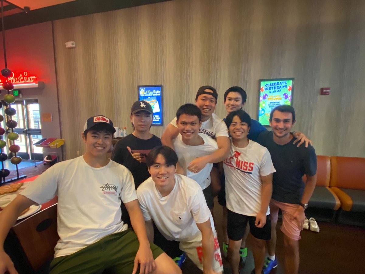 OleMissIntl's tweet photo. Last night our international students went bowling @premierlanesox. Thank you for coming out everyone! We hope you had a wonderful time! https://t.co/PcrX0fdkHM