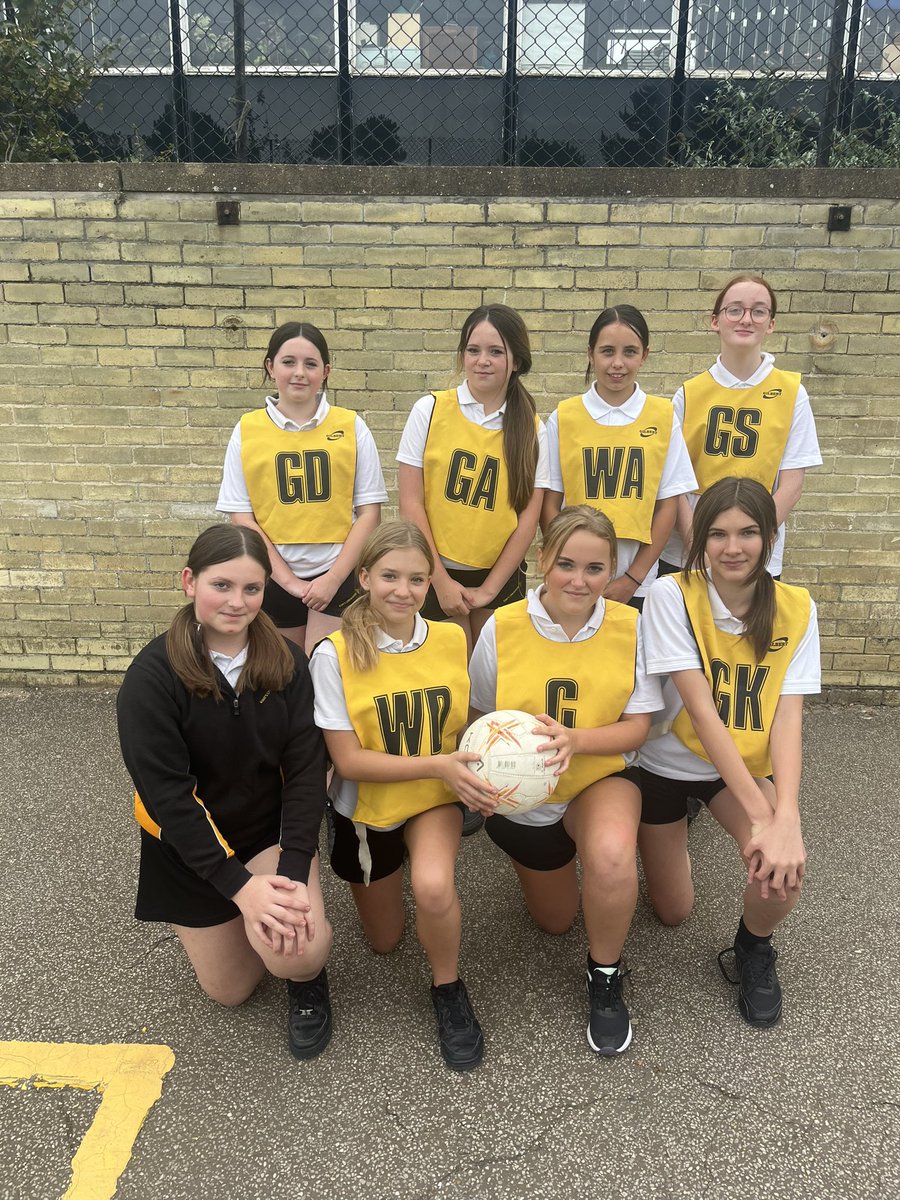 KLA_PE's tweet photo. Fixtures 2023/24 have started this evening against @Smithdon_High ! Year 10 Netball played securing a win! Year 8 Netball followed again with a win! First game for our Year 7s fantastic team effort however a loss and Year 9 football 0-0 until the end where we conceded 2 ⚽️ https://t.co/yjlIldU8p7
