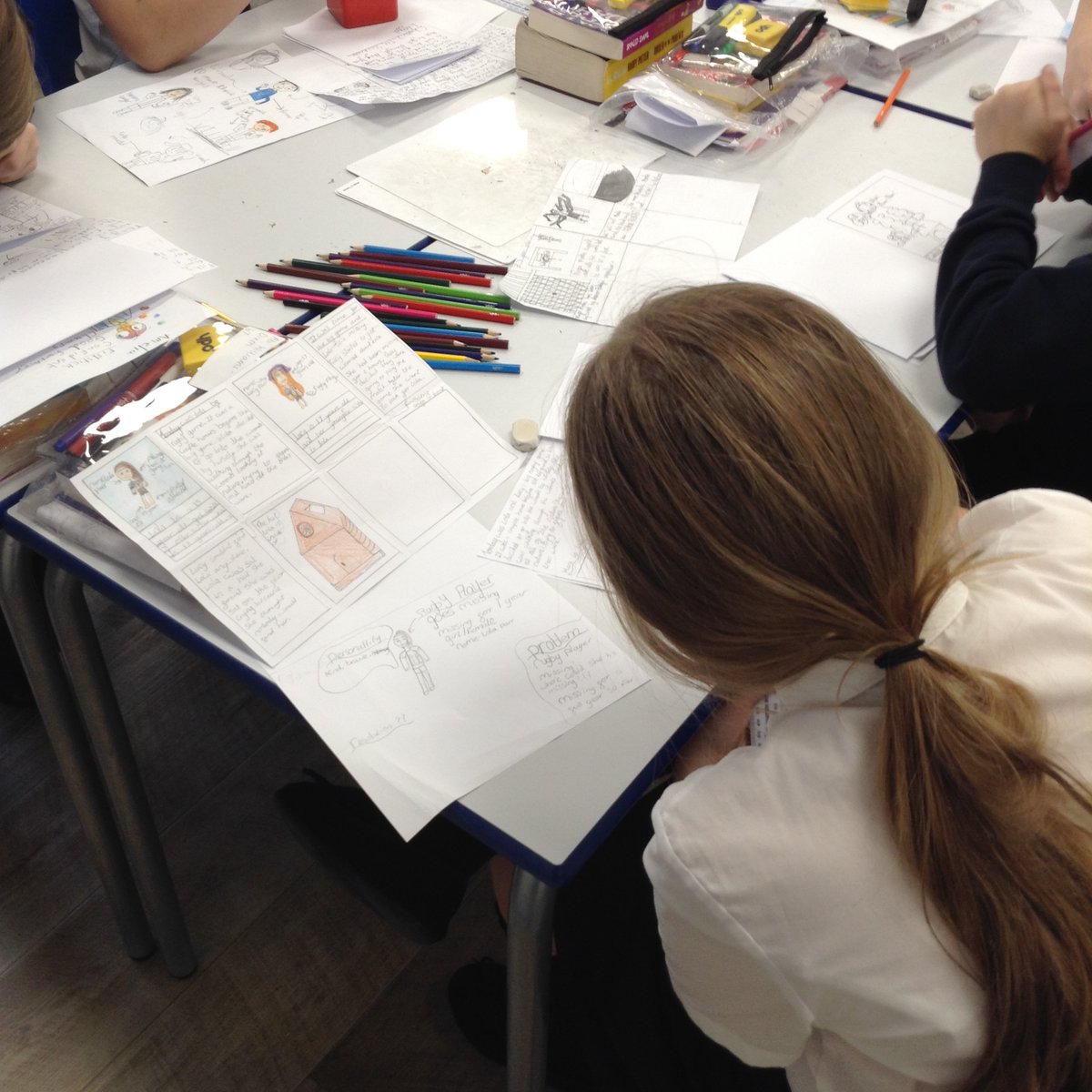 halfpennylane's tweet photo. 6T had the pleasure today to have a Creative Writing Workshop led by the wonderful @GarethLJackson1 . The children loved using their imagination to create their own story books.

#BeHalfpenny #MiniAuthors #Imagination https://t.co/VVdcmoznMO