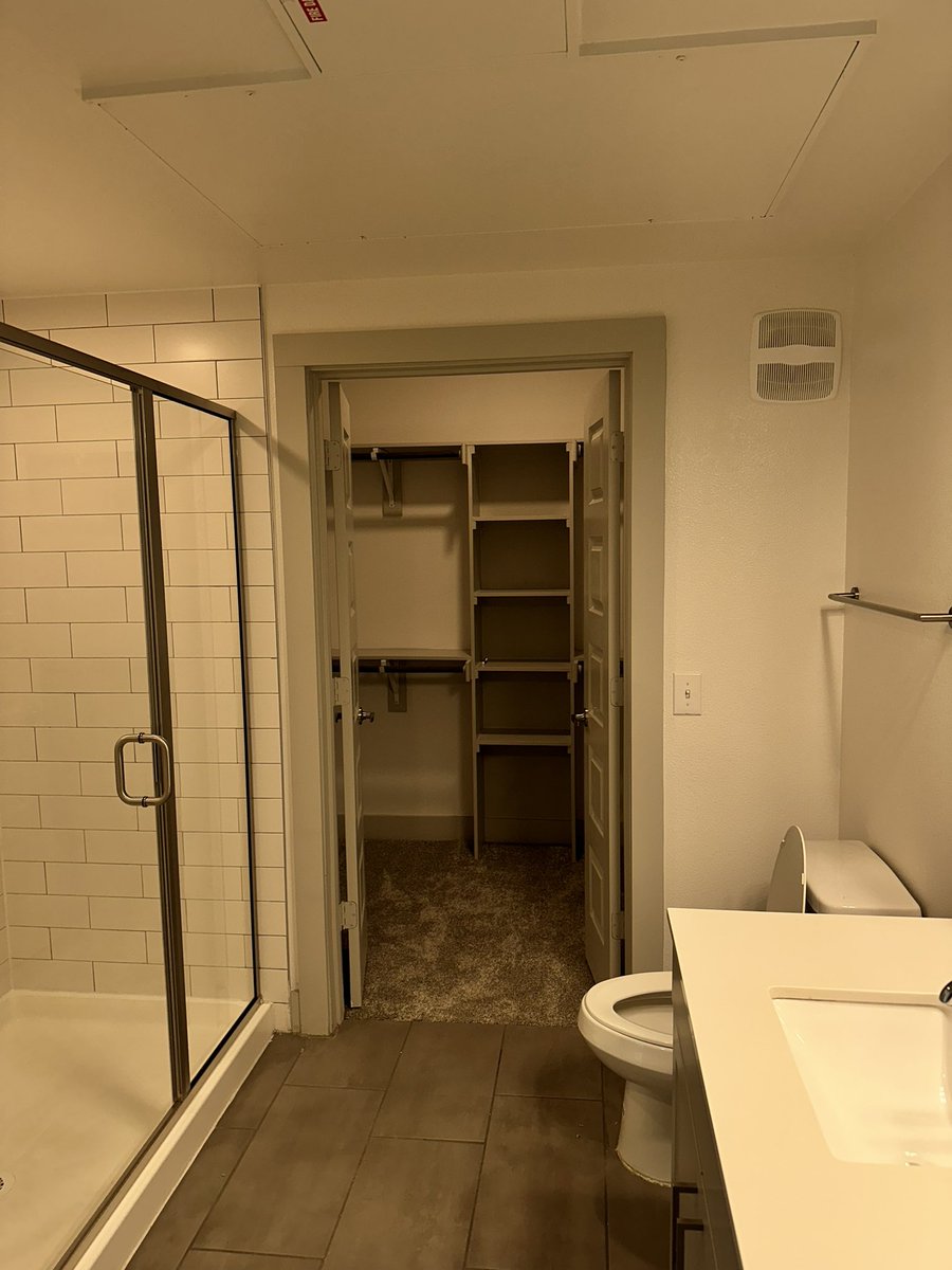 Fort Worth, Tx fully updated apartments 🥵 starting at $1229+ (one bedroom w/ washer &amp; dryer included) 

*they’re offering $950 off of first month rent if leased by October 15th*