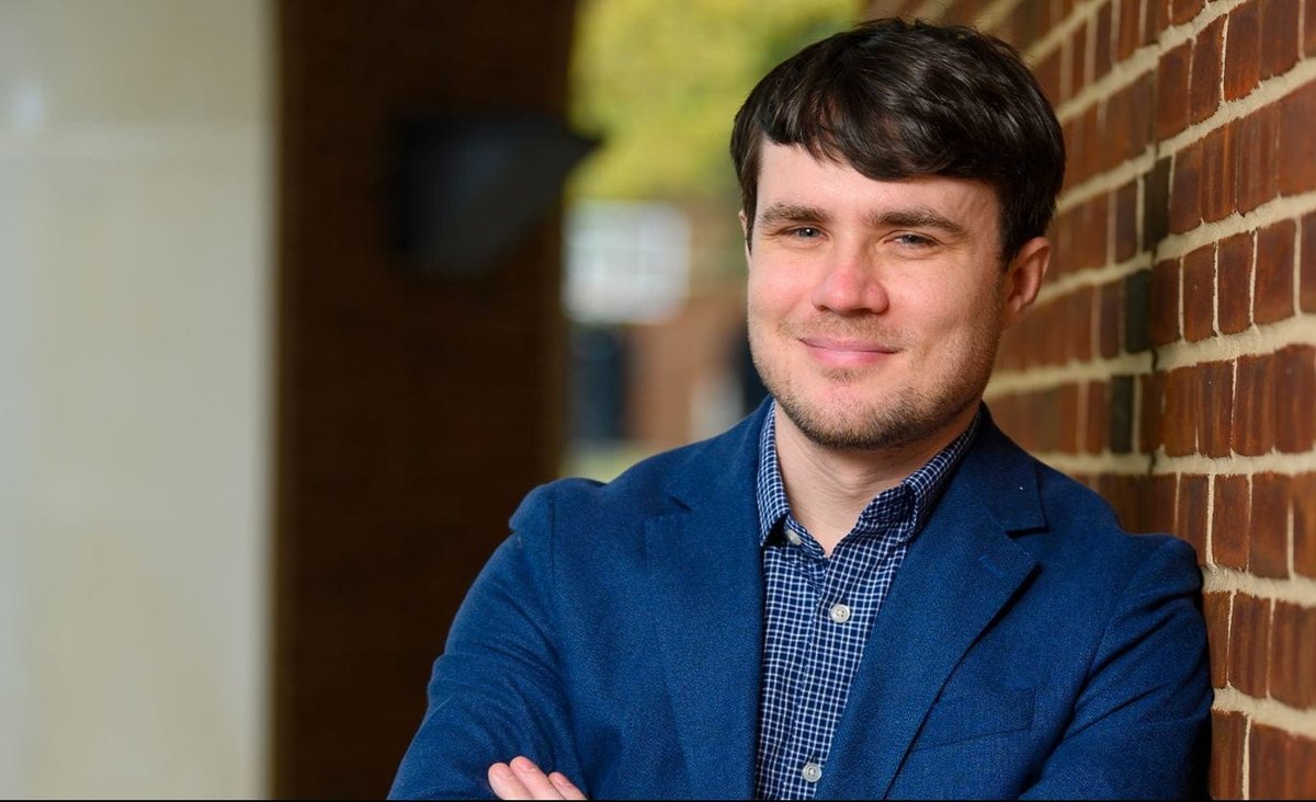 SMUCox's tweet photo. Is “Asking Siri” tricking you into thinking you know more than you do? SMU Cox Assistant Professor of Marketing Matthew Fisher explains:  https://t.co/PeZt0Z8M5S

#Tech #Psychology https://t.co/PJLWFvzzz8