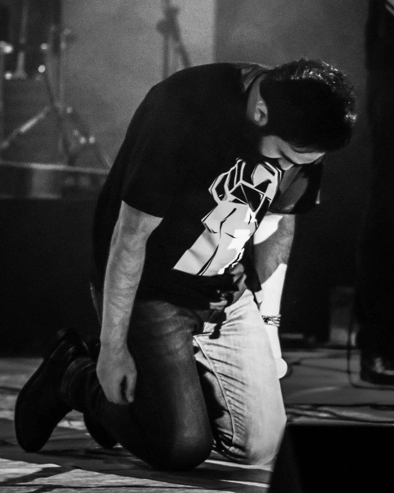 #MehdiYarrahi, a popular Iranian musician, is imprisoned for singing for freedom and recently, he released a track called #Roosarito therefore he's arrested. Be his voice.