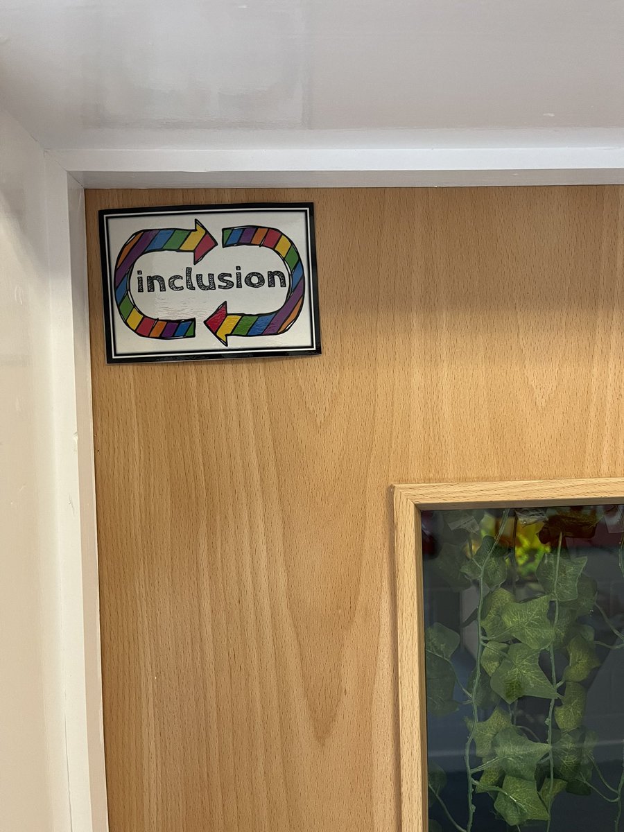 LHSInclusionST's tweet image. Making @LesmahagowHigh more visual for our young people, as part of our whole school improvement. 
If you have any creative ideas around enhancing school accessibility please share them with us below ⬇️👍🏻😊⭐️ @LHSInclusionST #AugmentativeandAlternativeCommunication