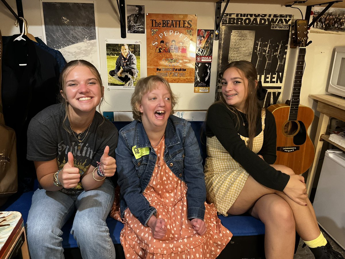 VA_Partners4Edu's tweet image. Ready for #VaLIN 5.0 launch on 10/4?  These students are! ❤️FCHS TV Production Team @FluCoSchools @pammoran @gckeller1230 @vassnews @VASCD @Walterw06 @WMSOE @VDOE_News @ALPlearn