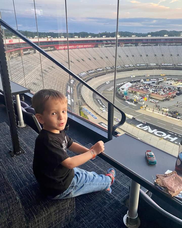 KentHunley's tweet image. Happy #nationalsonsday wild child