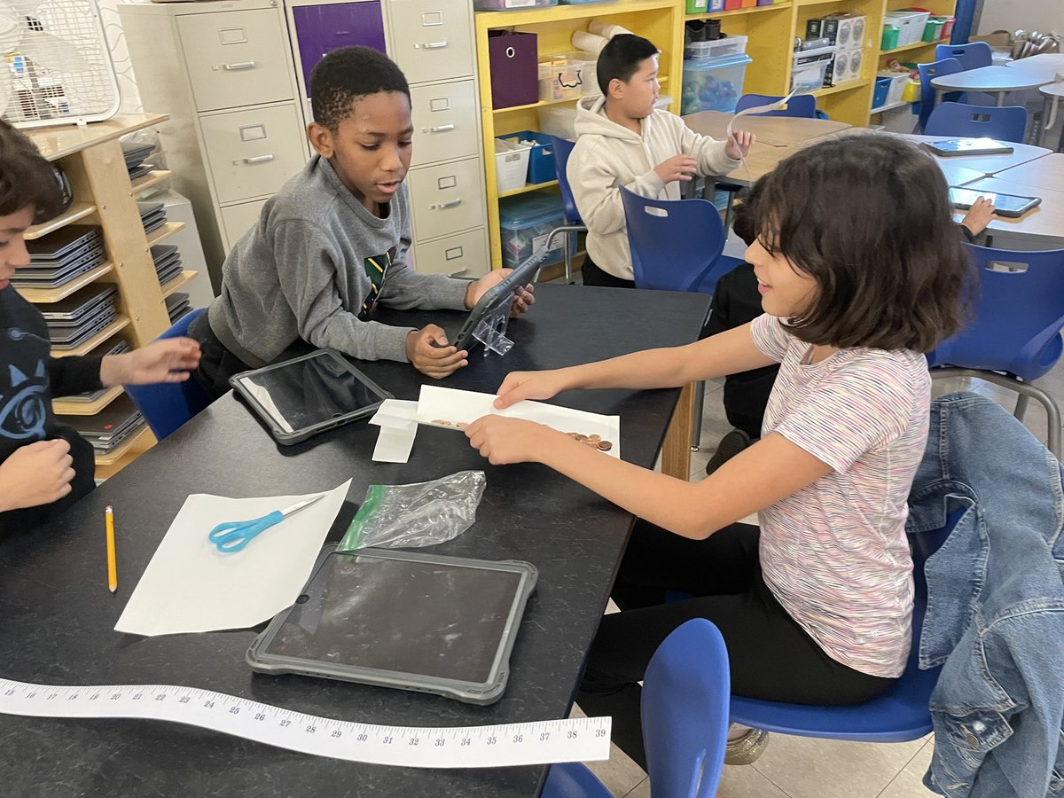 Innovation_APS's tweet photo. We learn from failure and we try again here in the #innovatorlab! @MrsPeters_APS @Mrs_White_APS @APSVirginia @APS_STEM https://t.co/EtknlQ3GbK