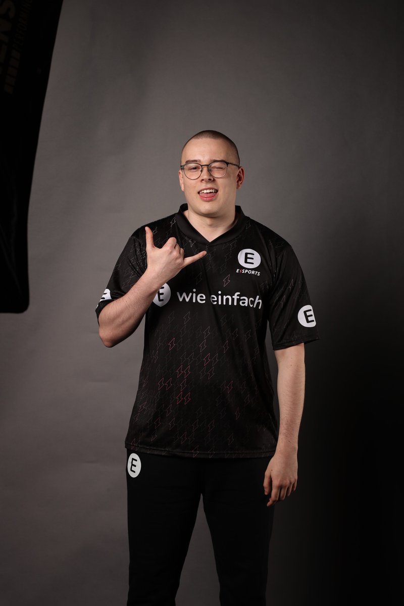 Whilst playing the PRM Pokal with <a href="/E_WIE_ESPORTS/">E WIE EINFACH E-SPORTS</a> , I've been allowed to explore options for 2024

Vods from official games upon request

References: @KxngLoL or any of my former teammates/staff

You can contact me via DM or my agent yakup@sbe-esports.com / <a href="/realGeeM/">Yakup Özipek</a> 

♥️✌️