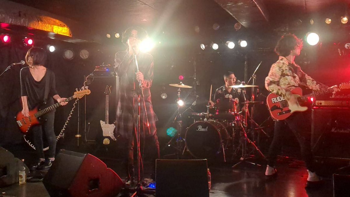 sycb_official's tweet photo. 下北沢251 ありがとうございました。
良い夜でした◎

明日20時、新作告知

1.Sally
2.混ぜるな。
3.sunny.
4.Sunday People.
5. name of birds(she doesn't know.)
6スイシーダ！スパシーバ！

頂いた写真より。 https://t.co/KG0xcA55bK