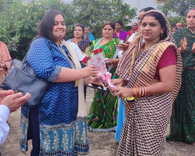 HealthCgGov's tweet photo. भारत सरकार में राष्ट्रीय स्वास्थ्य मिशन की संचालक श्रीमती नेहा गर्ग ने अपने छत्तीसगढ़ प्रवास के दौरान राज्य में विभिन्न स्वास्थ्य कार्यक्रमों की समीक्षा की। उन्होंने छत्तीसगढ़ में इन कार्यों की प्रगति पर संतुष्टि जाहिर की।
#SwasthaCG
@TS_SinghDeo https://t.co/slpllaua5g