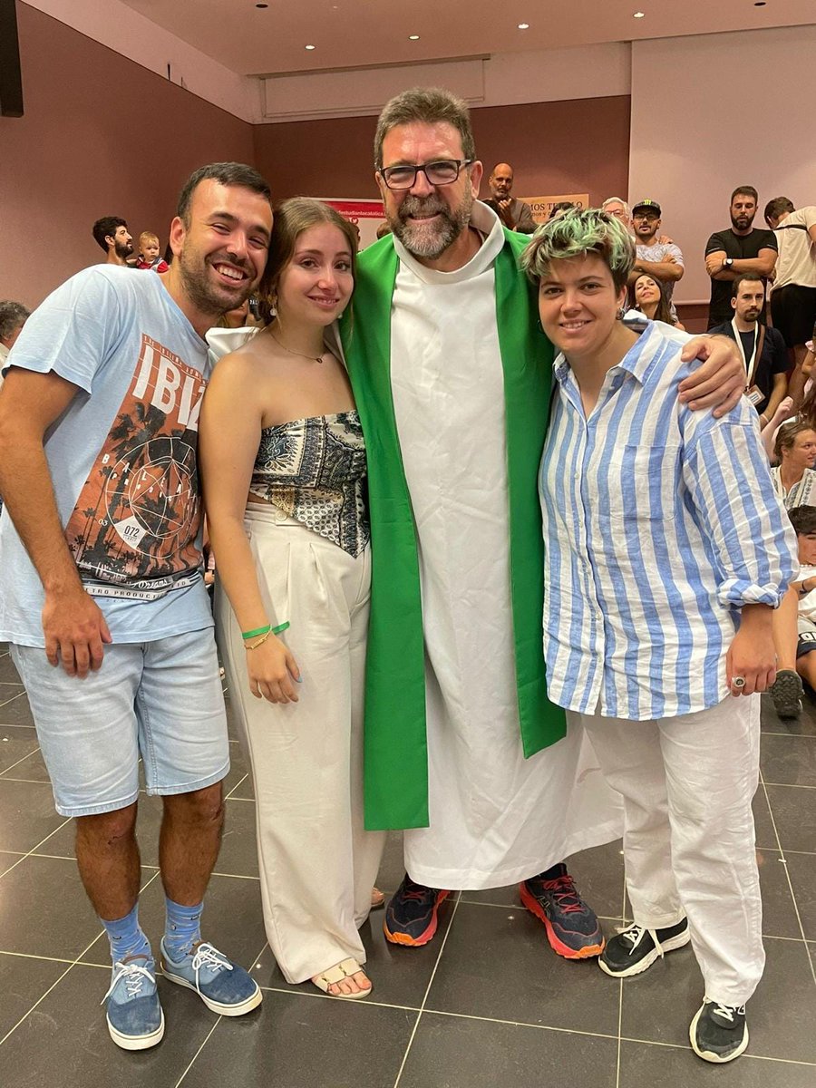 Diócesis Plasencia (@diocesisplasen) on Twitter photo Los obispos de la Comisión Permanente aprobaban durante la Comisión Permanente, reunida en Madrid los días 26 y 27 de septiembre el nombramiento del placentino Rubén Serrano Jiménez, como presidente general del movimiento de <a href="/JECSpain/">JEC España</a>. Le acompañan Raquel Mena y Julia Monrobel. Los obispos de la Comisión Permanente aprobaban durante la Comisión Permanente, reunida en Madrid los días 26 y 27 de septiembre el nombramiento del placentino Rubén Serrano Jiménez, como presidente general del movimiento de <a href="/JECSpain/">JEC España</a>. Le acompañan Raquel Mena y Julia Monrobel.