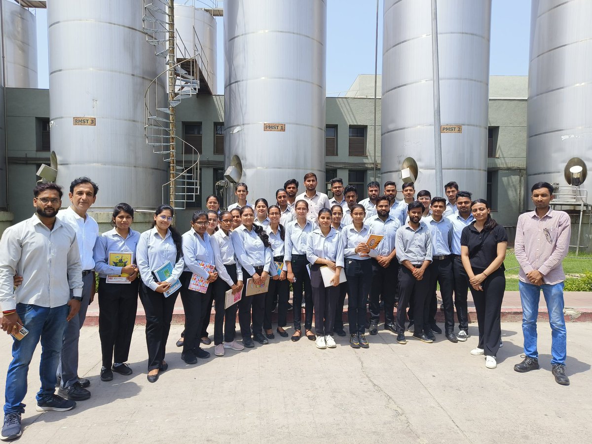 IMSAR_MDU's tweet photo. Industrial Visits!

A group of students are guided by our Training and Placement Head, Aman Vashishth, Visited to Sabar Dairy- Rohtak Plant. On 29th August, 2023.

#mdu
#trainigandplacement 
#imsar
#mbastudents 
#careerdevelopment https://t.co/0rVxyHmsAY