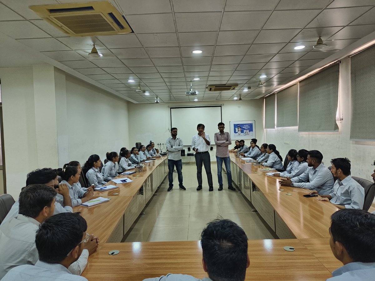 IMSAR_MDU's tweet photo. Industrial Visits!

A group of students are guided by our Training and Placement Head, Aman Vashishth, Visited to Sabar Dairy- Rohtak Plant. On 29th August, 2023.

#mdu
#trainigandplacement 
#imsar
#mbastudents 
#careerdevelopment https://t.co/0rVxyHmsAY