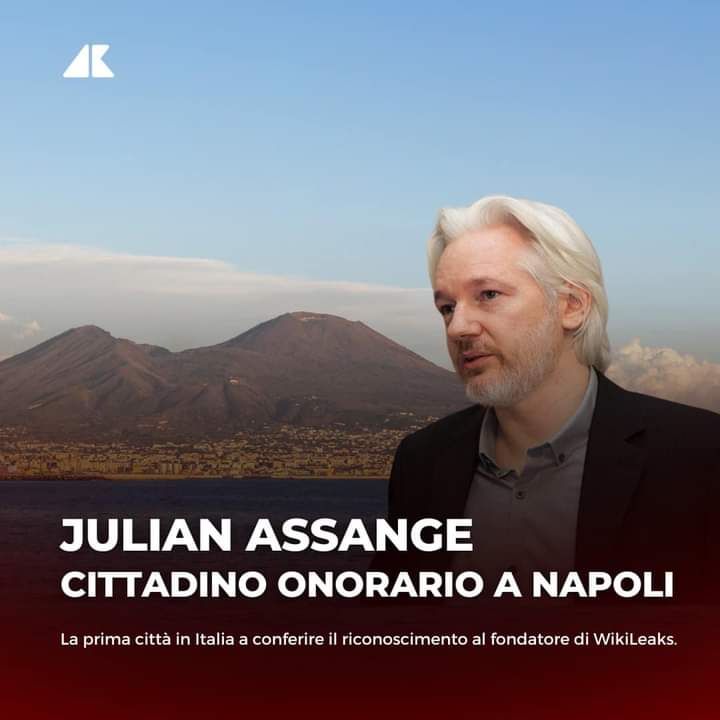 itsmeback_'s tweet photo. Onore a Napoli 👏👏👏 https://t.co/5mFoSY9bhv