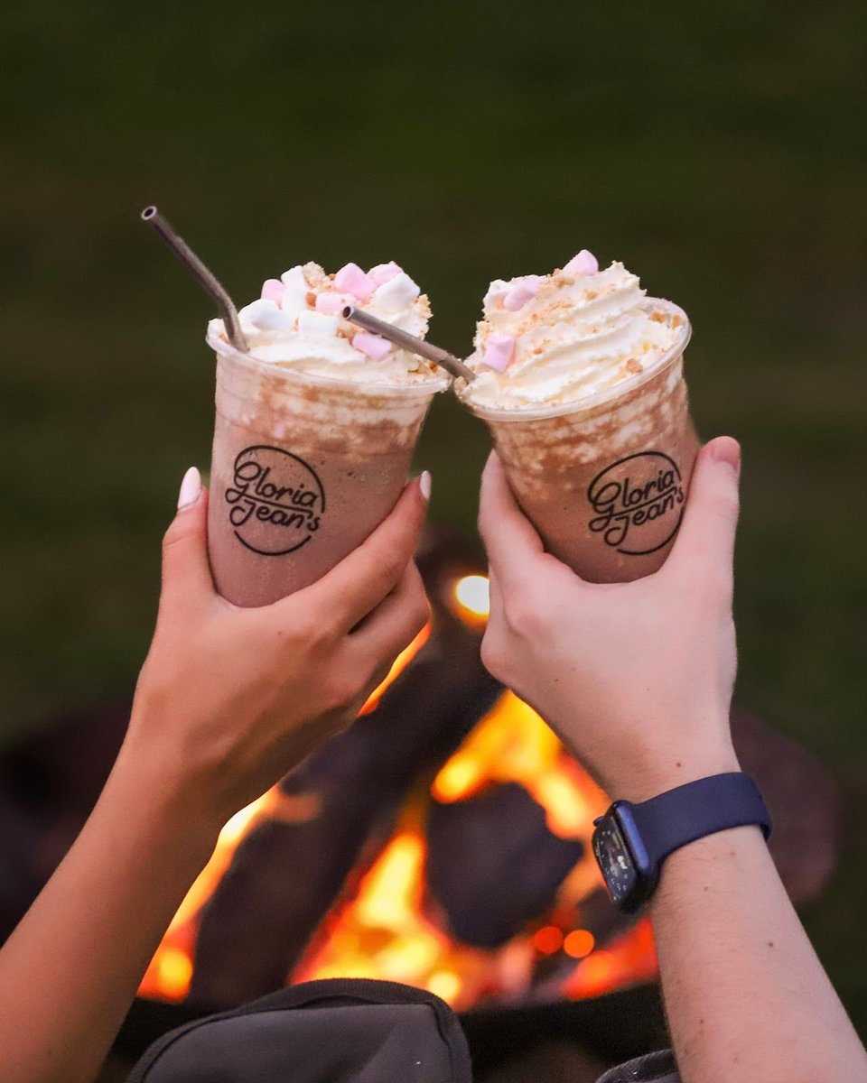 Chicago_Ridge's tweet photo. It’s Monday… you deserve a pick-me-up from Gloria Jean’s Coffees! 🤩☕️ So go grab a friend, get a coffee, and take this week by storm! 🗓️🌪️ https://t.co/OJd1hNPb0k