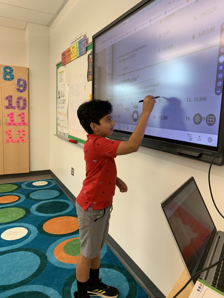 AshlandTeamHope's tweet photo. I had some help teaching rounding today! https://t.co/wvYh6RKGWr