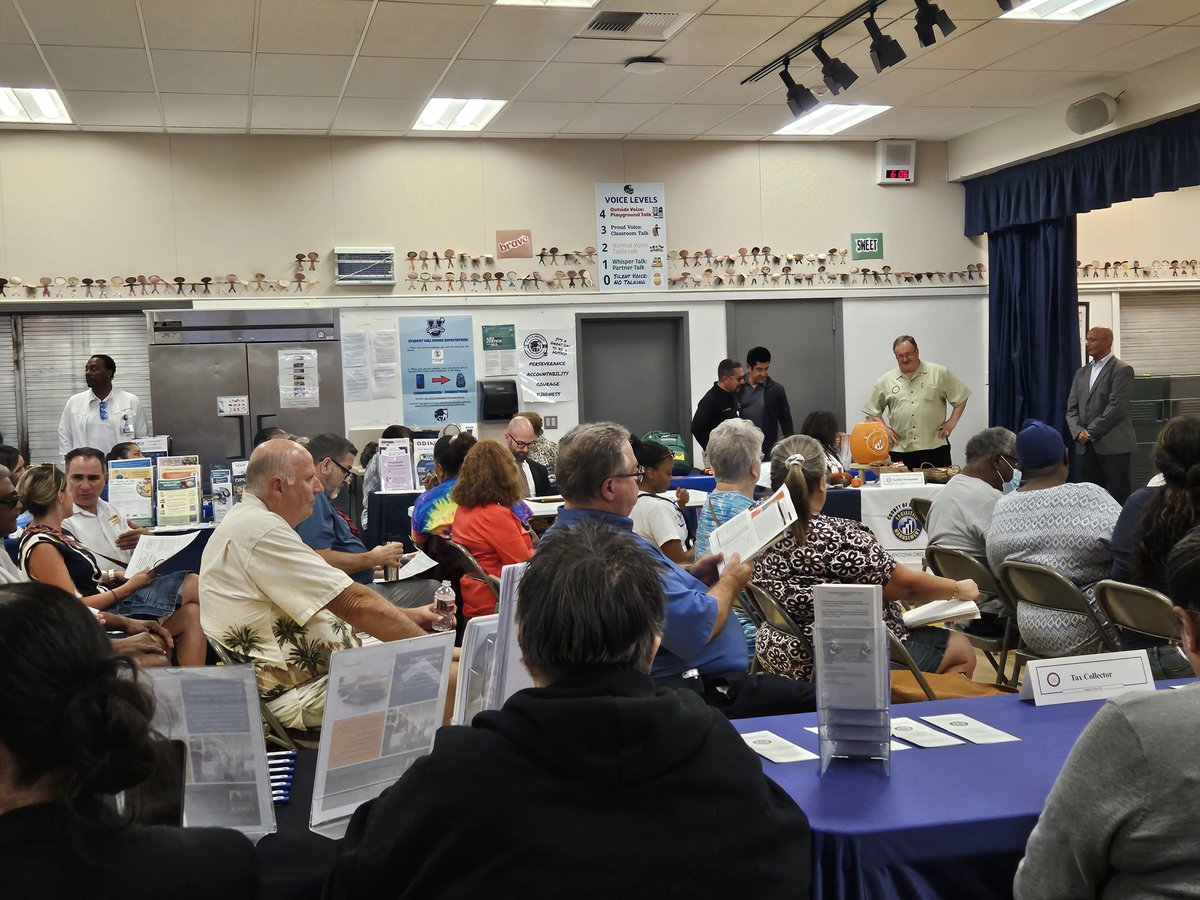 RivCoED's tweet photo. Highgrove Community Town Hall meeting w/ @SupJeffries office. Jeff Van Wagenen, Riverside County CEO,  joined other County Departments Heads to provide community updates. RivCoED shared many resources and info #RivCoED #RivCoNOW #economicdevelopment #communityservicearea #CSA https://t.co/7Op01SoFlg