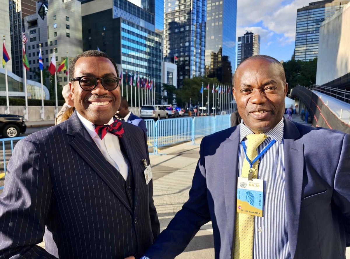 🤝 Our Chancellor had the incredible honour of meeting Mr. Akinwumi Adesina, President of the African Development Bank, during the 78th United Nations General Assembly at UN Headquarters in New York, USA. 🌍✨ #UNGA #GlobalLeadership #AfricanDevelopmentBank #kingceasoruniversity