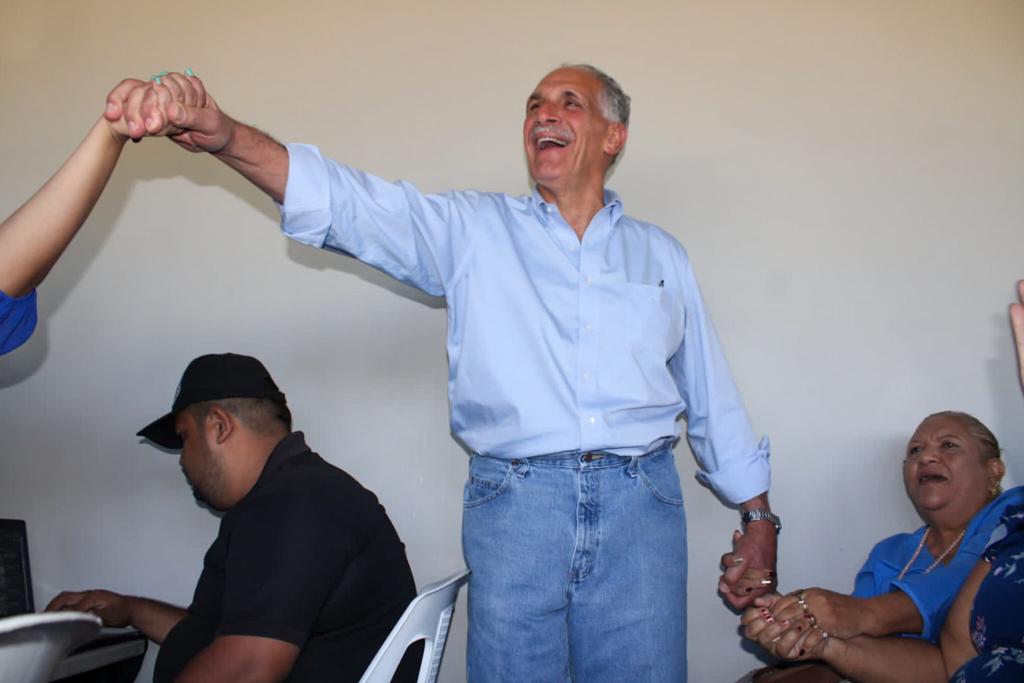 ComisionCortes's tweet photo. Lideres y Lideresas del Partido Nacional en Puerto Cortés, con el apoyo de la Comisión Departamental de Campaña, reciben a Papi a la Orden en un conversatorio sobre la Unidad Partidaria, Organización y Victoria. #hondurasestoyfirme https://t.co/4f3xIvWz9t