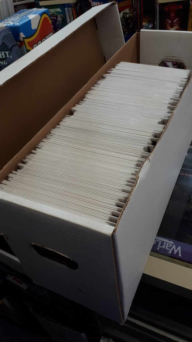 StrangeNB's tweet photo. A batch of Backissue goodies, including issues of Hitman, Hellblazer and Punisher! (More issues than those shown) #betterasabackissue https://t.co/bcUSlqzt5t