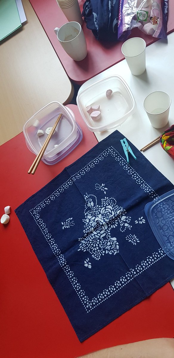 LNCMontauban's tweet photo. Atelier 3 P'tits tours et puis s'en vont par notre magicienne Anne Zoia
Se rencontrer et échanger grâce au jeu de l'oie
Accroître sa créativité par les cartes #eclore
Le #chamallow rose ou blanc...que disent vos papilles?
#microlycee 
#raccrochagescolaire 
#1jeune1solution https://t.co/HM7xF3lUIT