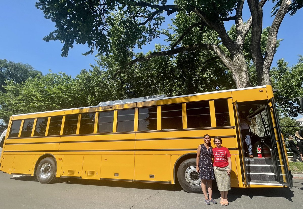 ⚡️🚍 @EPA Announces $500 Million in Clean School Bus Rebates

Our statement: sierraclub.org/press-releases…

The application for school districts opens today and goes through Jan. 31, 2024. Spread the word about a #CleanRide4Kids! 🗣️