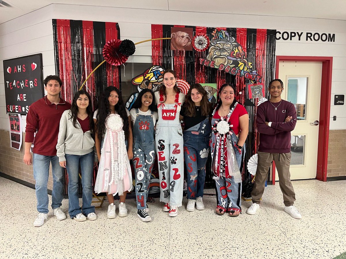 These pals are super excited to red out for hoco!! #hocoday4 #AHSPALS