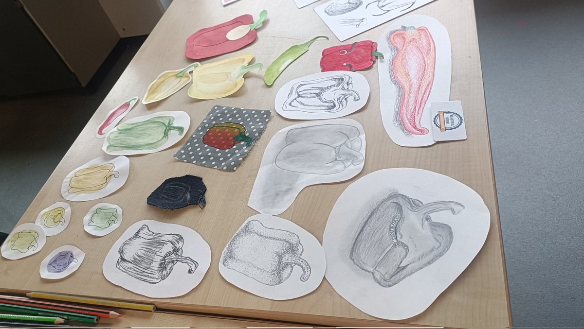 DeltaDarton's tweet photo. Some beautiful work going on in Art! #Beautifulwork #OpenEve #Year6 #ProudtobeDarton https://t.co/SUyYqnLPJs