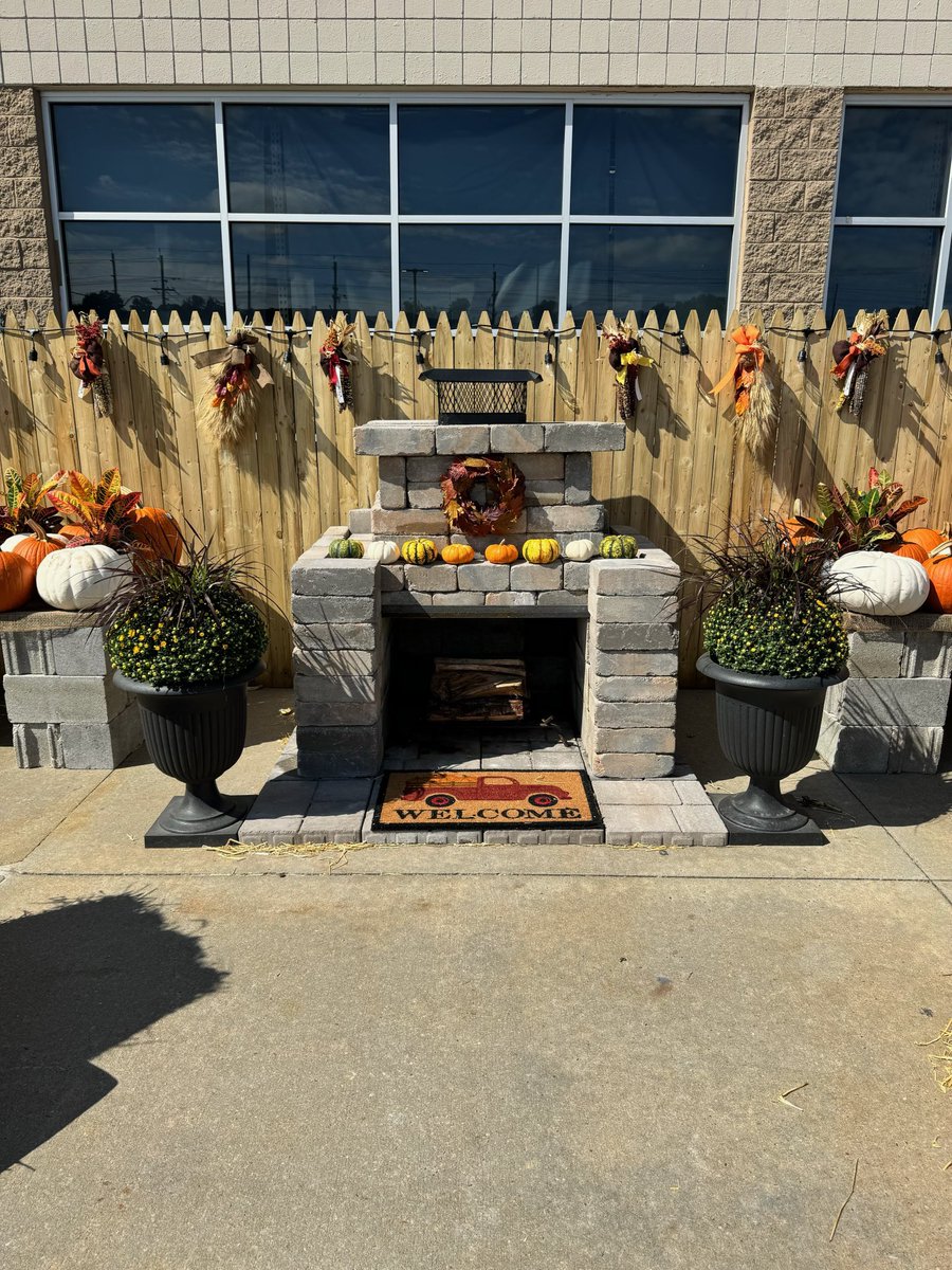Lowes1106NB tweet media