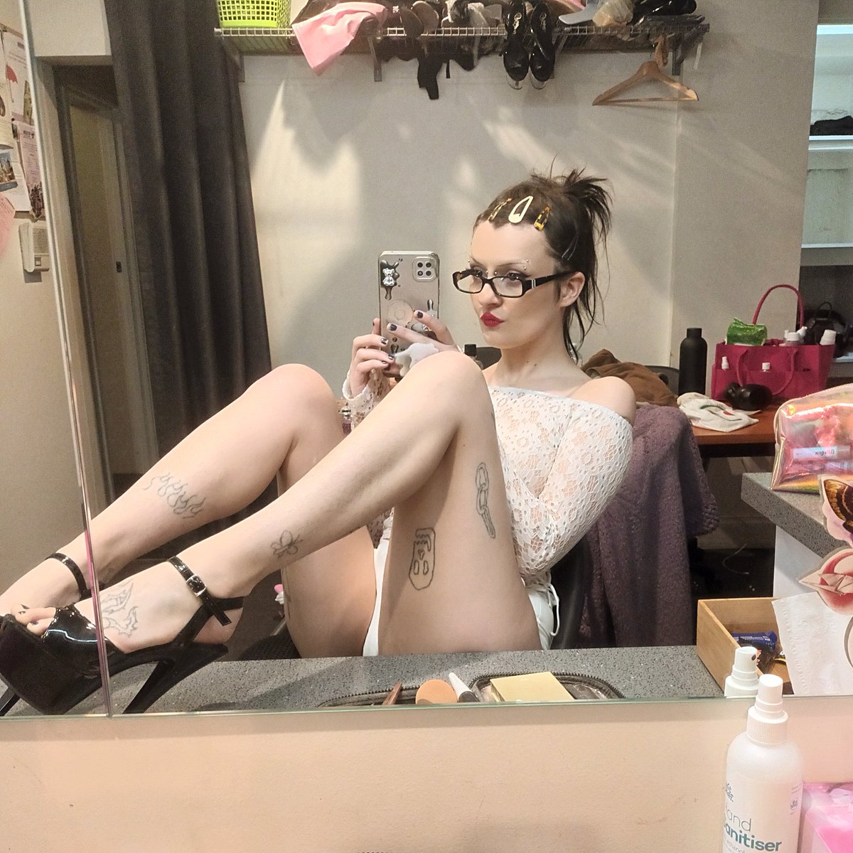 69strawbs69's tweet photo. Do you like my new glasses? 🤓 https://t.co/pVIuv05C7g
