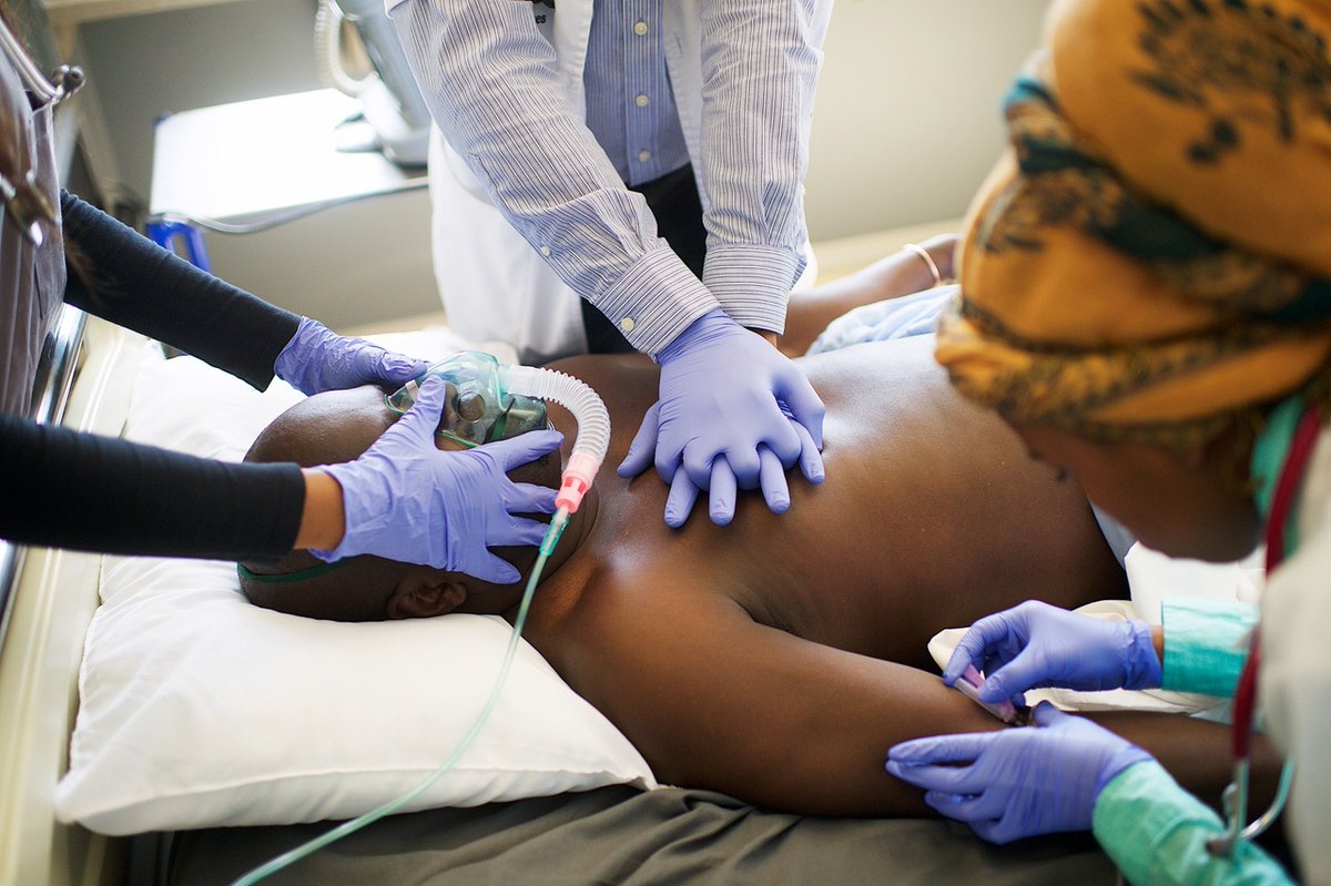 saintlukeskc's tweet photo. Nonwhite cardiac arrest victims are less likely to survive before getting to the hospital. Why? The effect of structural racism is one potential reason.

Read the study from Dr. Paul Chan and Dr. Anezi Uzendu from @MidAmericaHeart in @TCTMD:  https://t.co/yj8OGAk1lI https://t.co/oEQGMk6QhV