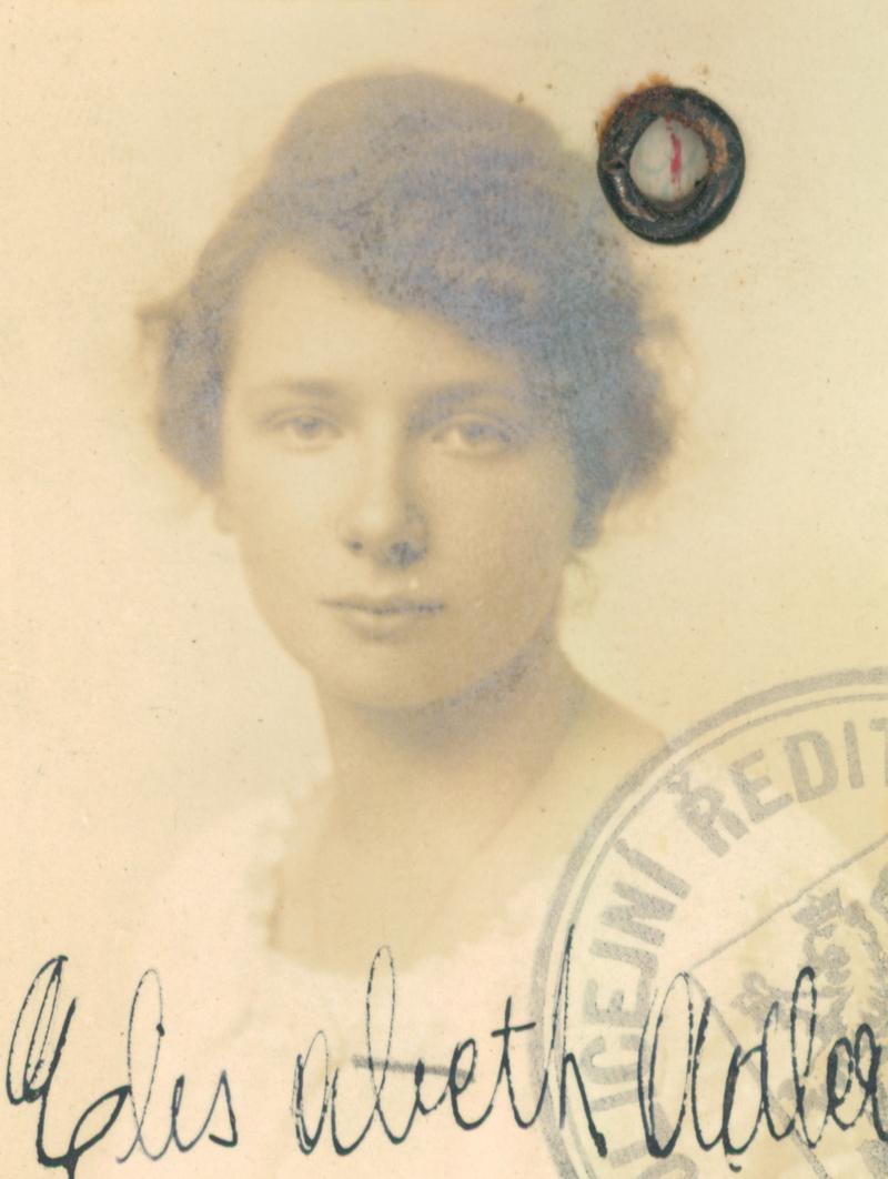 28 September 1902 | Czech Jewish woman, Alžběta Polachová, was born in Brno.

She was deported to #Auschwitz from #Theresienstadt ghetto on 18 December 1943. She did not survive.