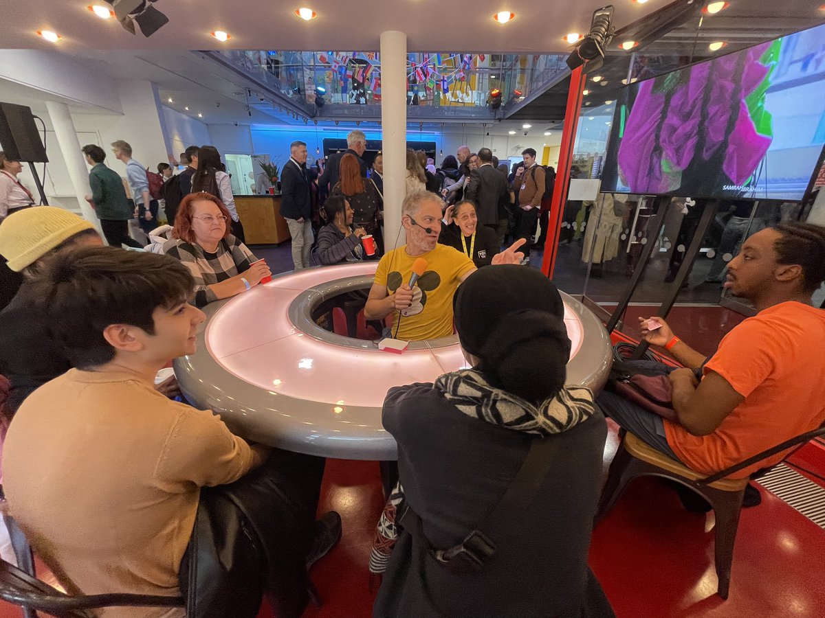 UEL School of Arts and Creative Industries tweet media