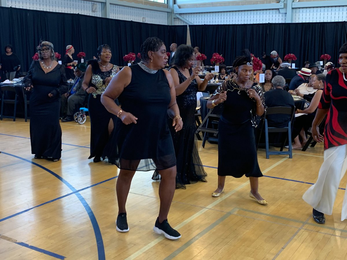 DACL_DC's tweet photo. Last Night DACL joined @DCDPR for their annual Senior Prom at the Deanwood Rec Center! Seniors took a trip back in time to the #Roaring20s aka the Cotton Club! In true prom fashion, the "Senagers" looked excellent! #livingboldlydacl #dcdpr #dacldc #seniorpromdc https://t.co/0Zdy9bUDdp