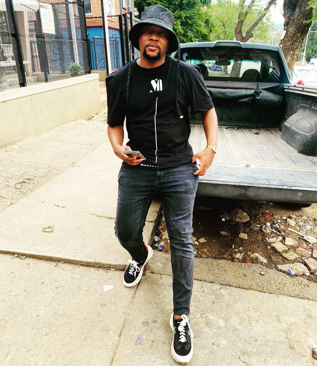 The road to success is built step by step. Venom Sneakers, your foundation for achievement. 

Only R1250 per pair (free delivery across Mzansi). WhatsApp 067 682 6852 to order