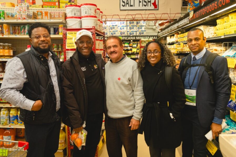 industryminja's tweet photo. (1/4) Sen. the Hon. @HillAubyn toured the Gittos Farmers Market/Caribbean Depot, an established farmers market that supplies authentic Caribbean &amp; West African products, while on a business mission to NY. @Jamprocorp 

#MIIC
#JamaicasBusinessMinistry
#EXPORTMore
#InvestinJamaica https://t.co/TpiXOXiE6F